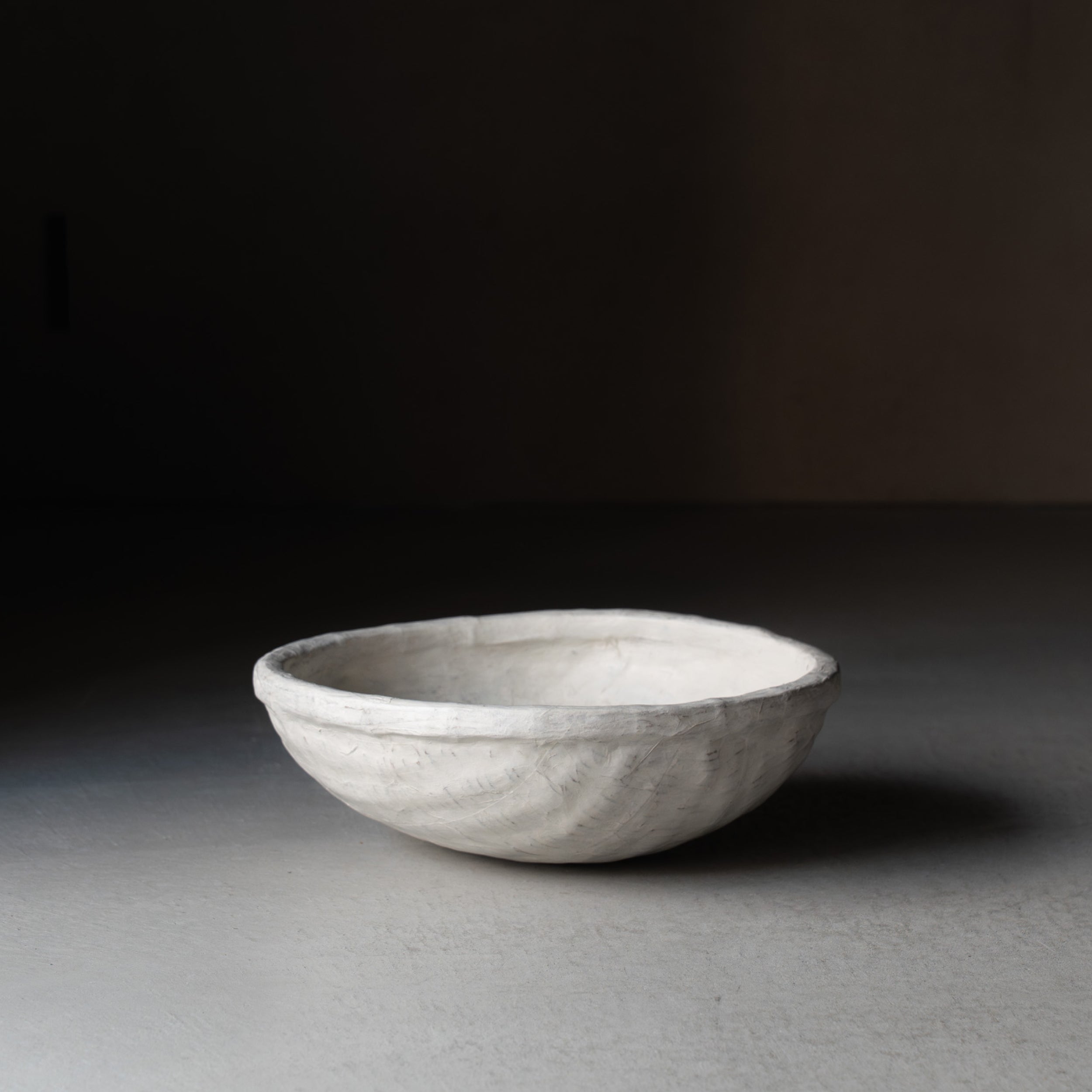 Antique round basket white