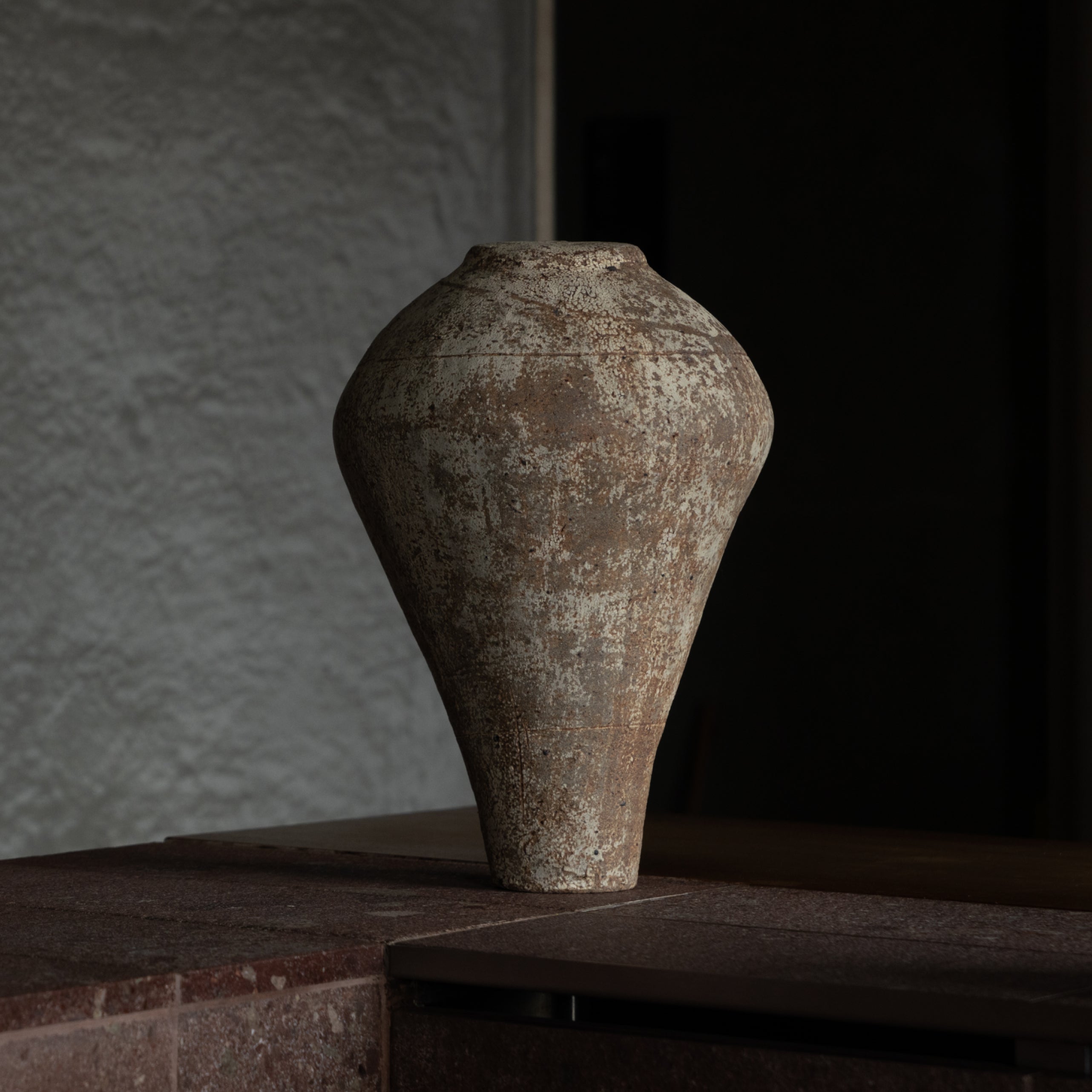 Statement Tsubo Vase