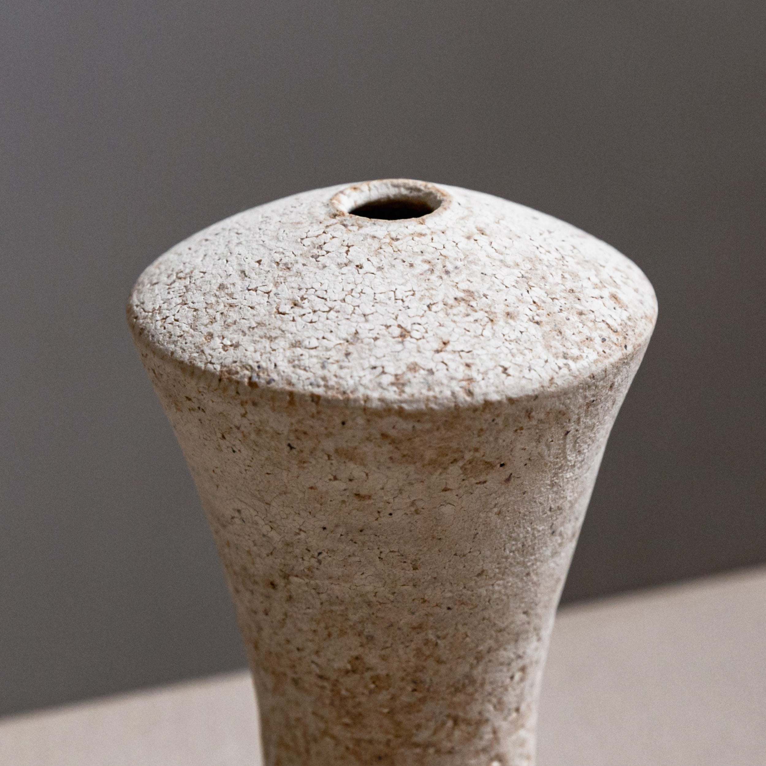 Hydria vase M