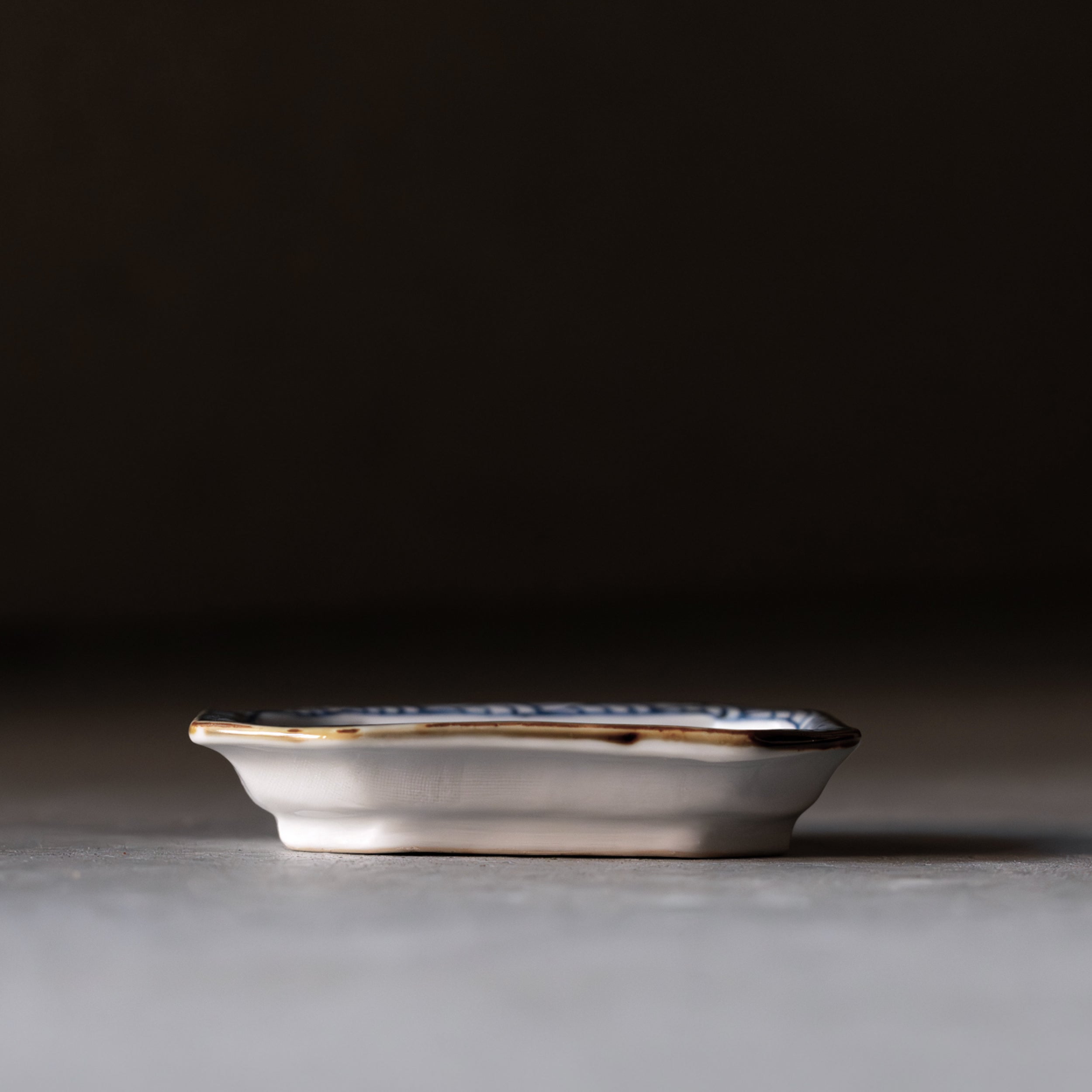 Surfing Square Plate