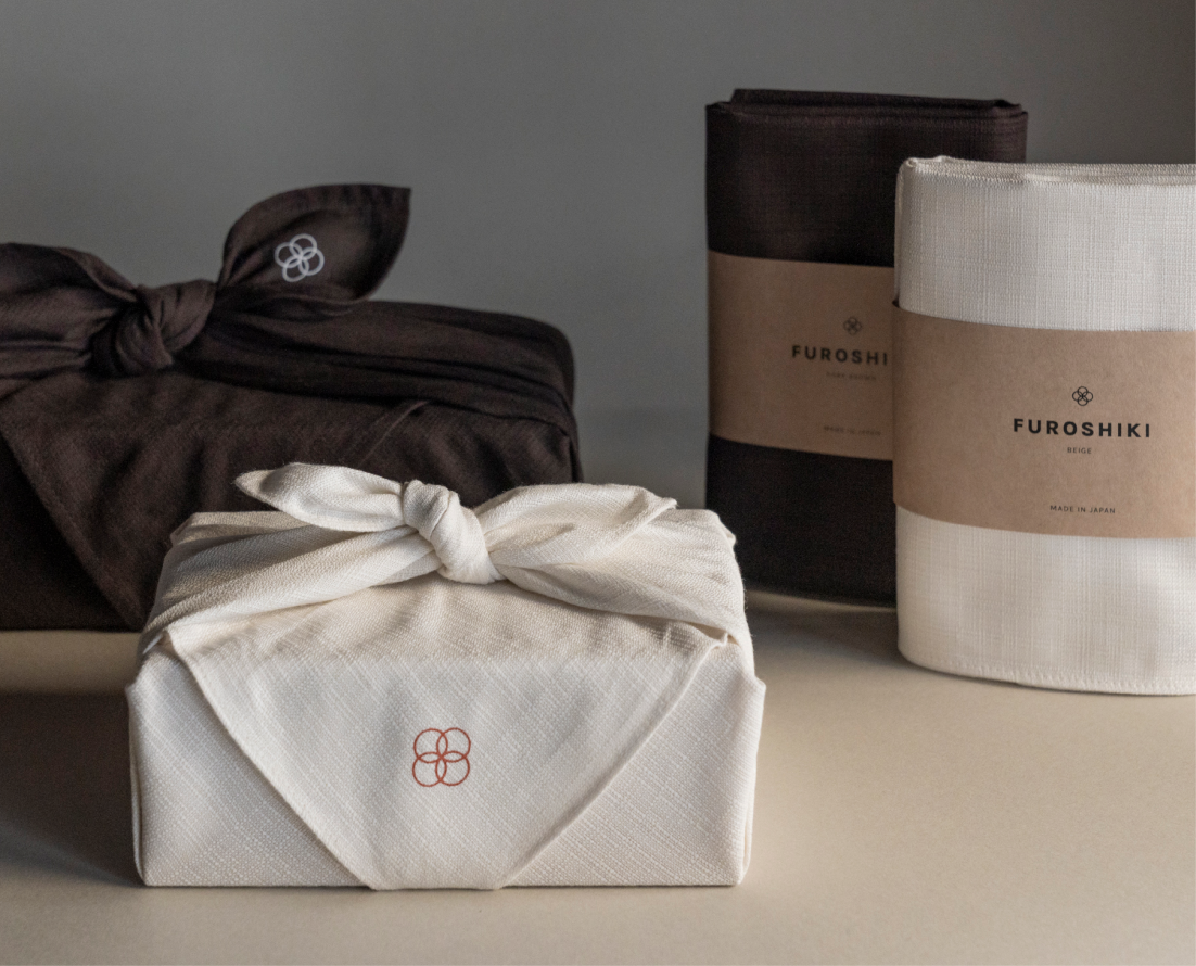 Your product will arrive professionally wrapped in a reusable furoshiki cloth. Select your preferred color for your wrapping.