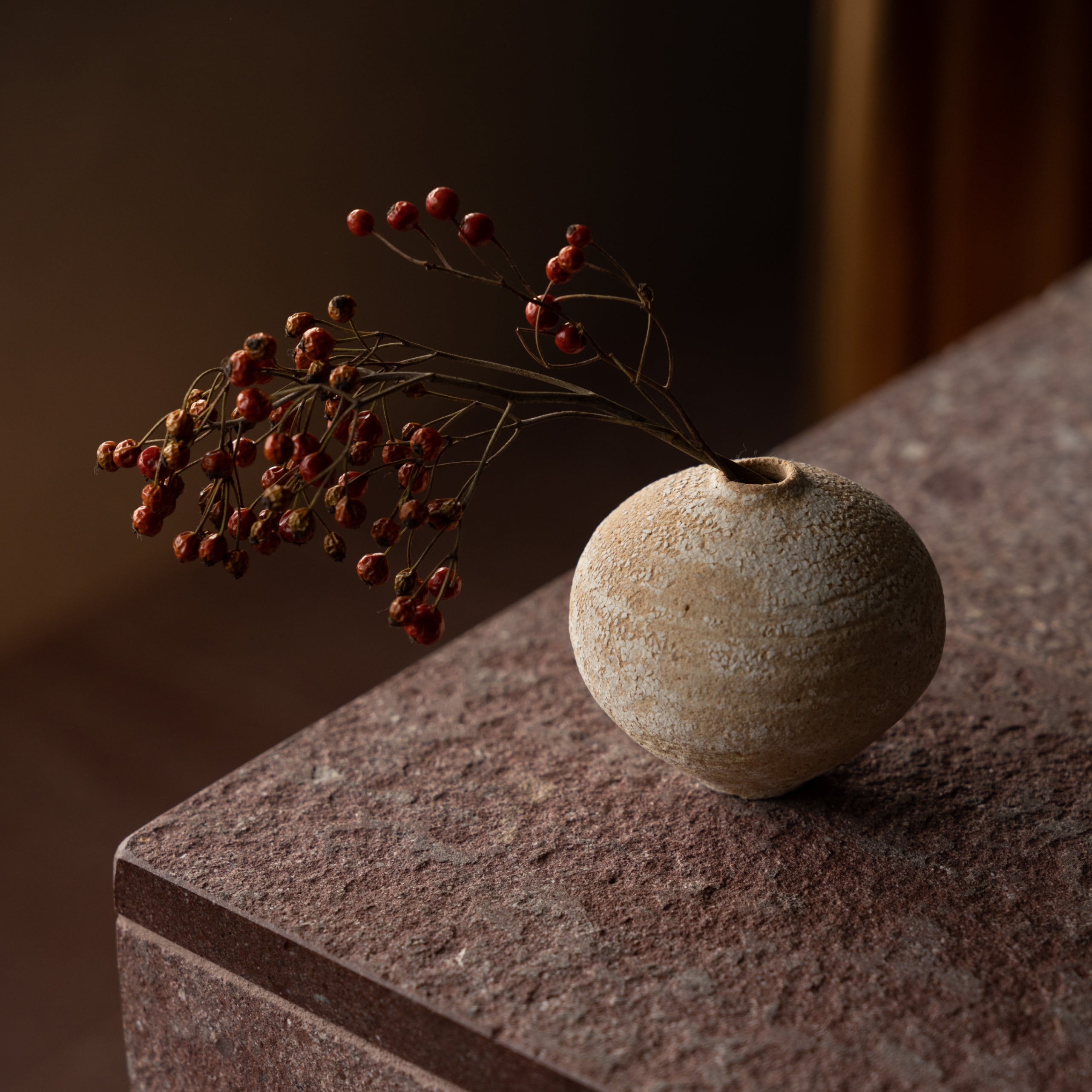 Round vase