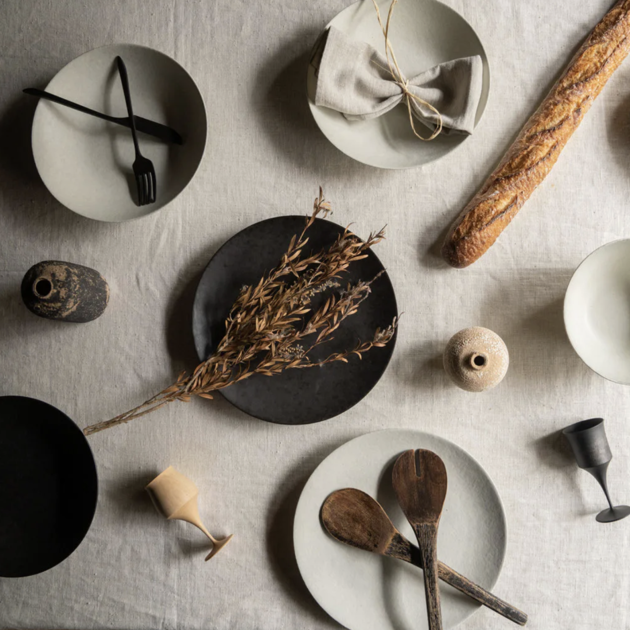 Black side shop plates