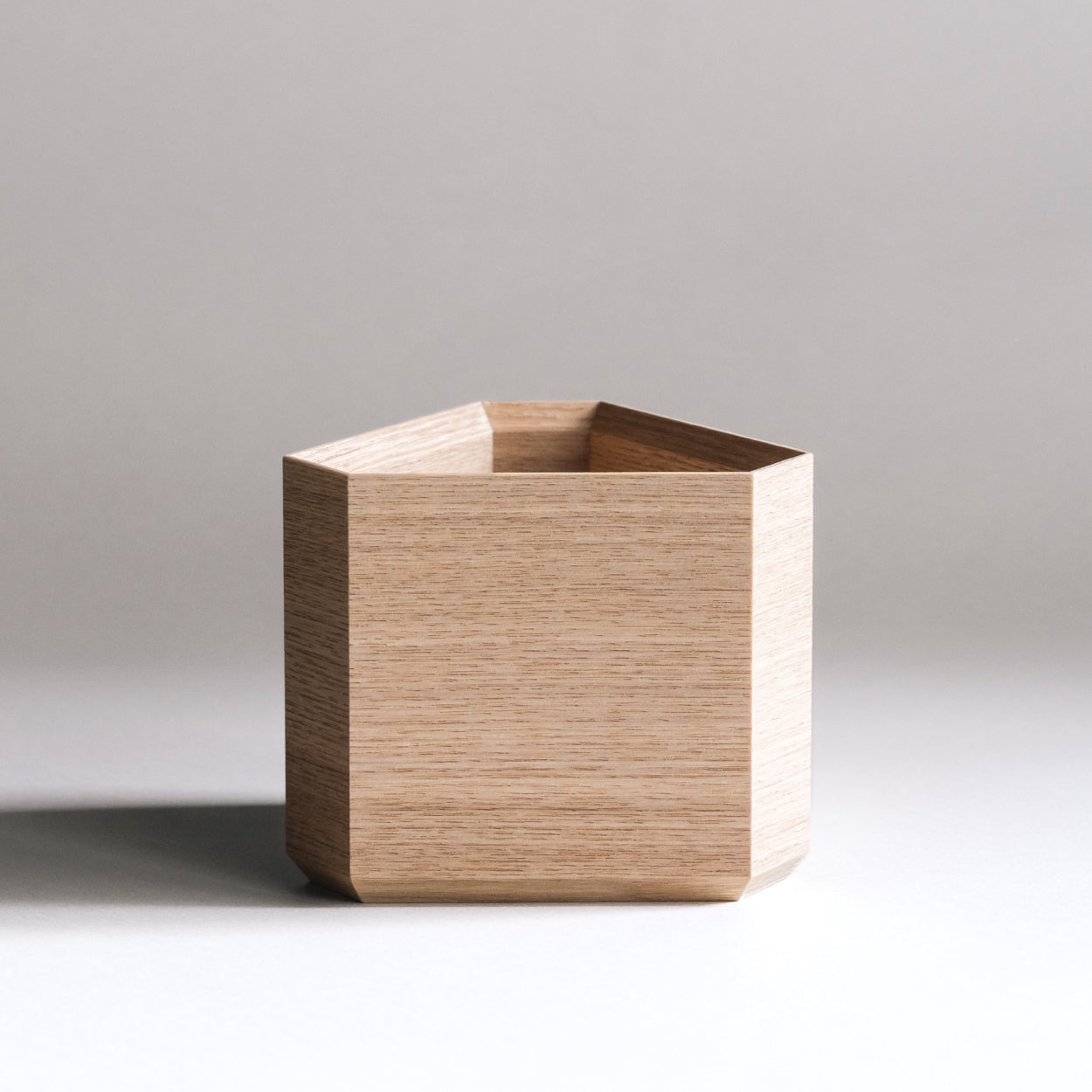 Tsum Triangular Box