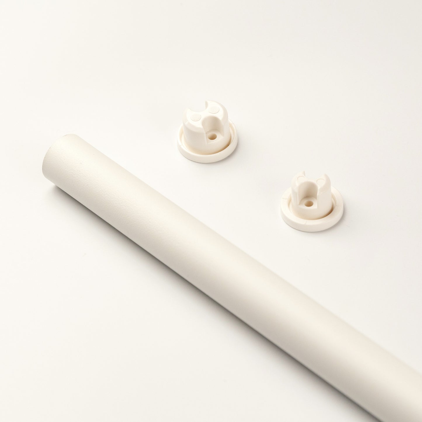 Adjustable Iron Rod - White