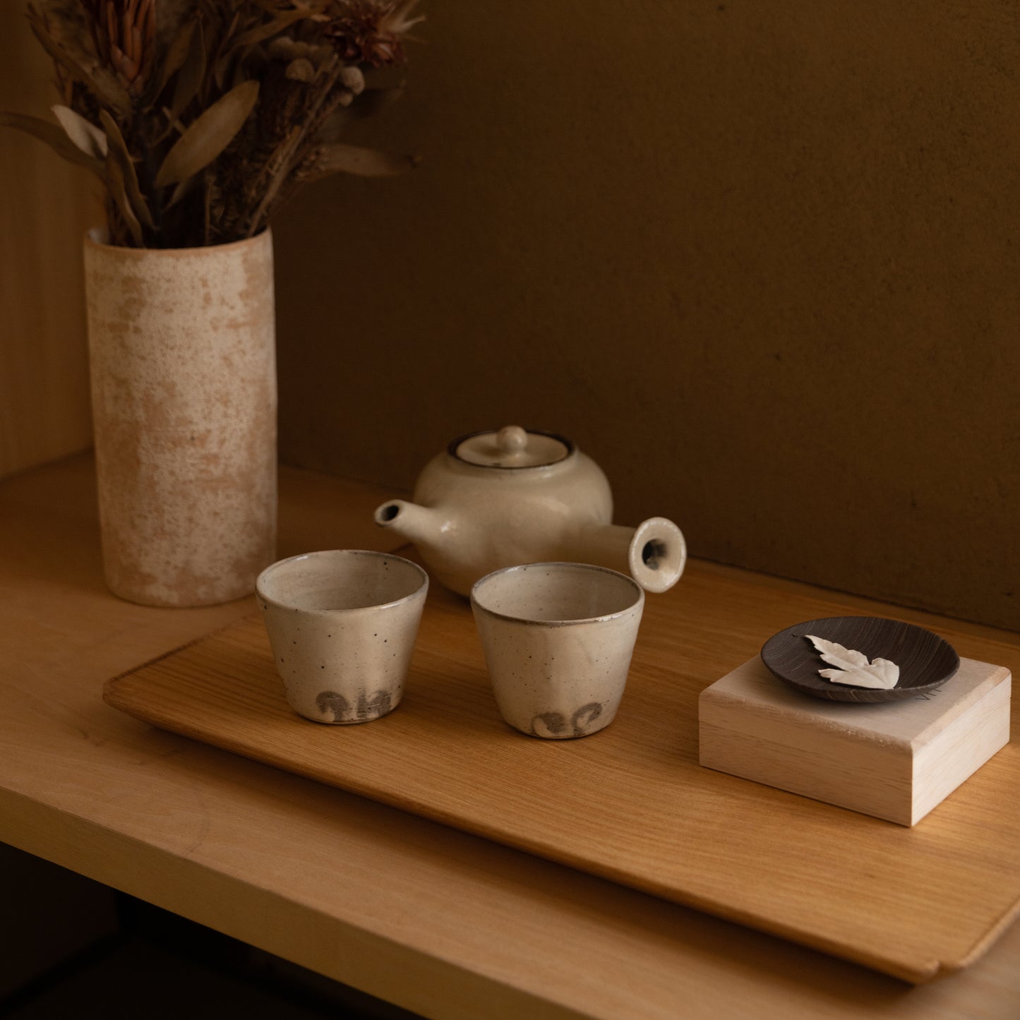 Wooden tray with rounded corners